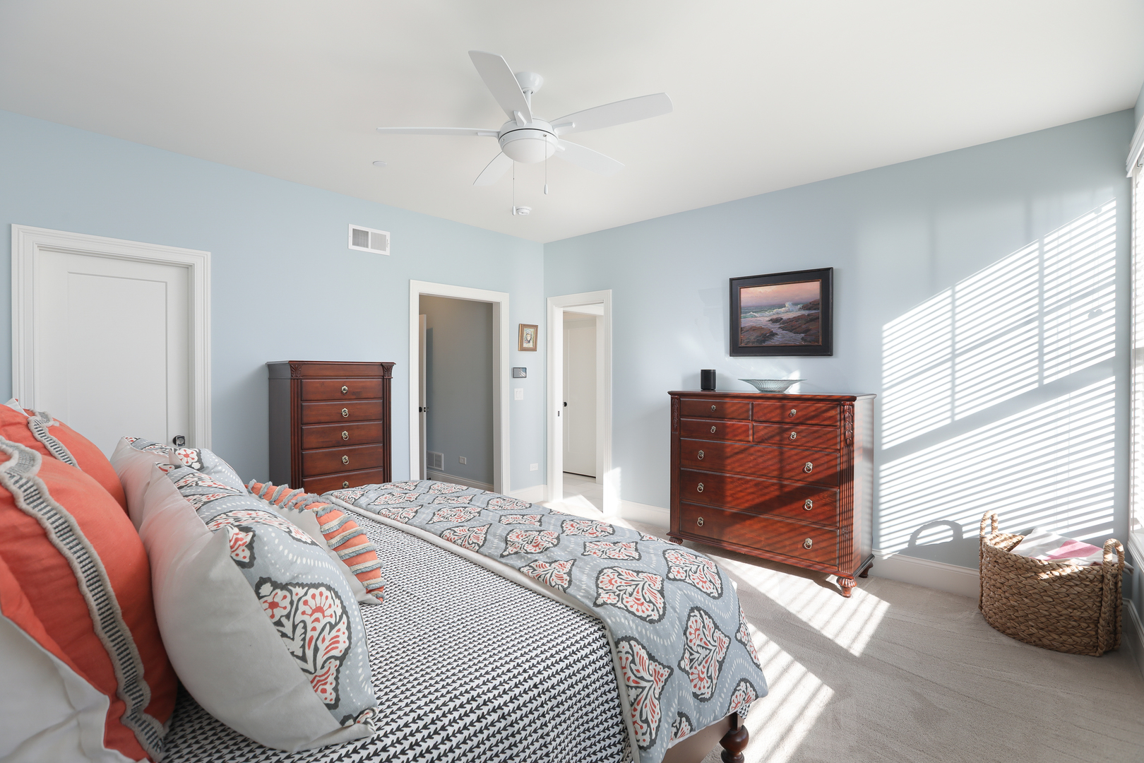 932 E Chicago Avenue, Naperville, IL 60540