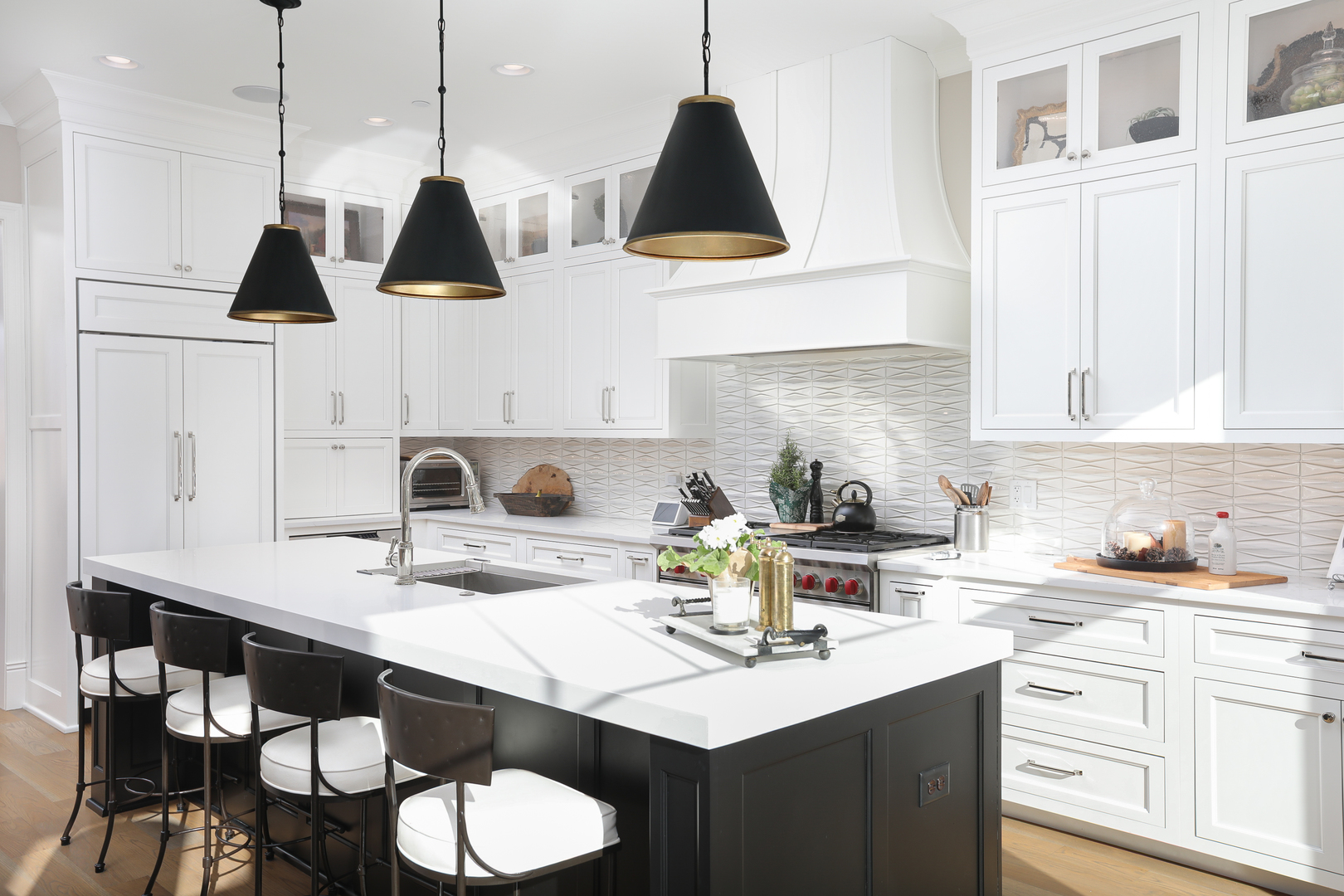 932 E Chicago Avenue, Naperville, IL 60540