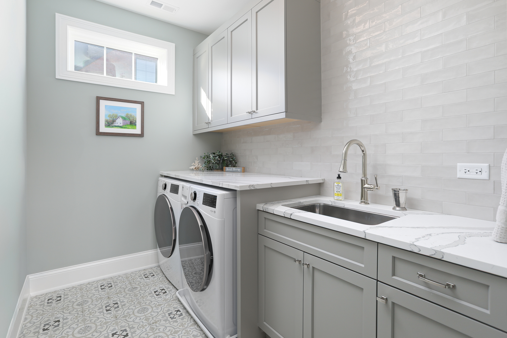 932 E Chicago Avenue, Naperville, IL 60540