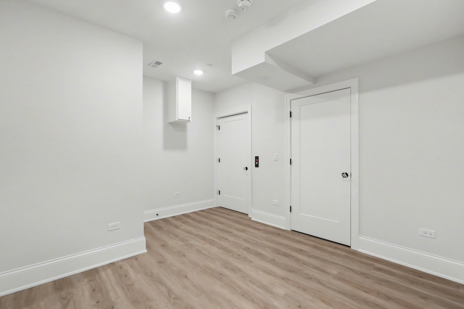 932 E Chicago Avenue, Naperville, IL 60540