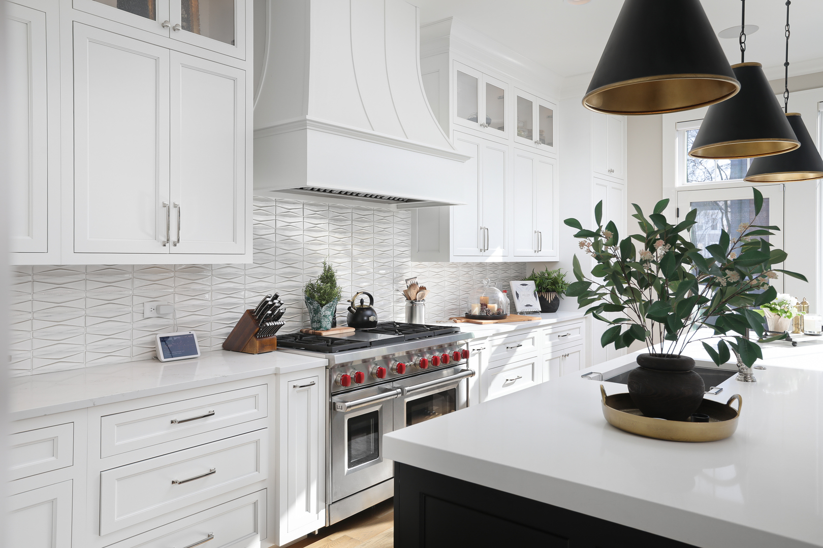 932 E Chicago Avenue, Naperville, IL 60540