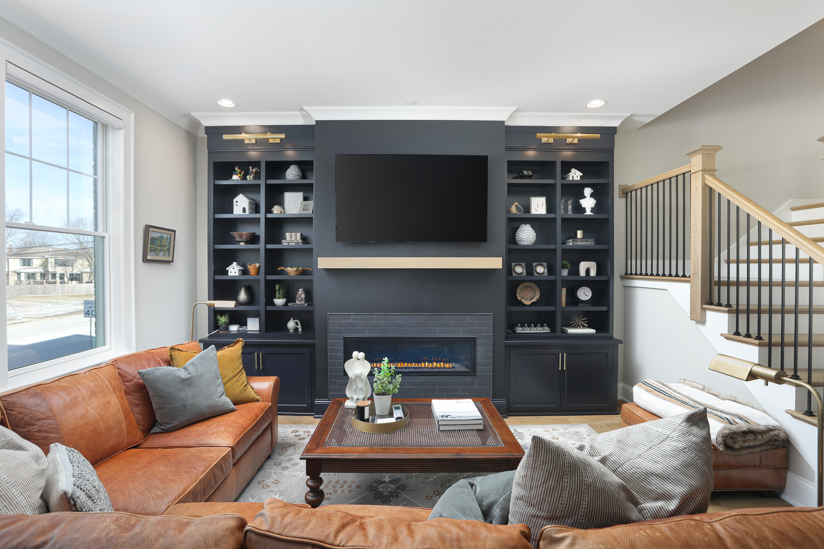 932 E Chicago Avenue, Naperville, IL 60540