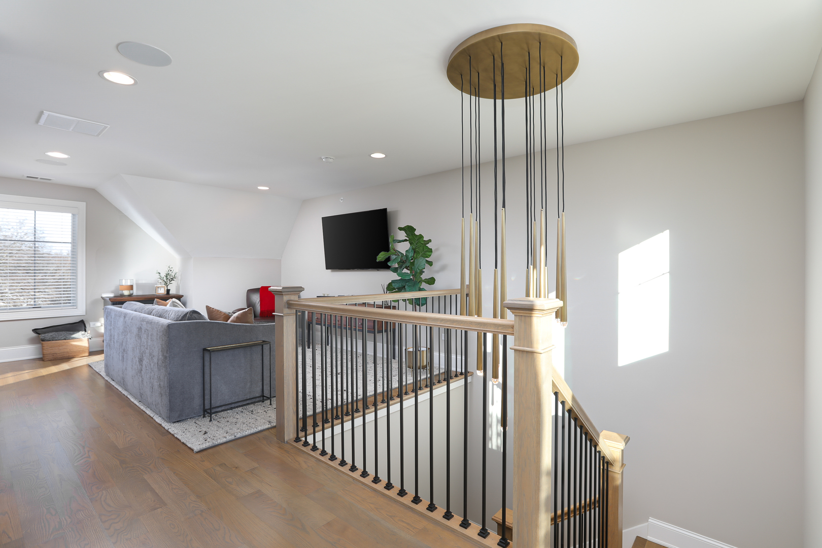 932 E Chicago Avenue, Naperville, IL 60540