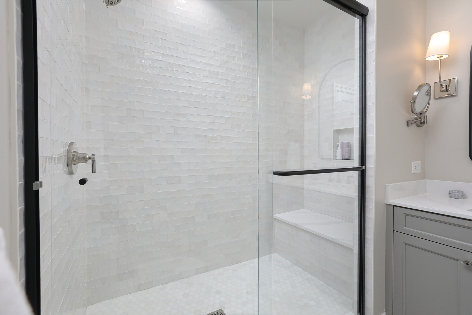 932 E Chicago Avenue, Naperville, IL 60540