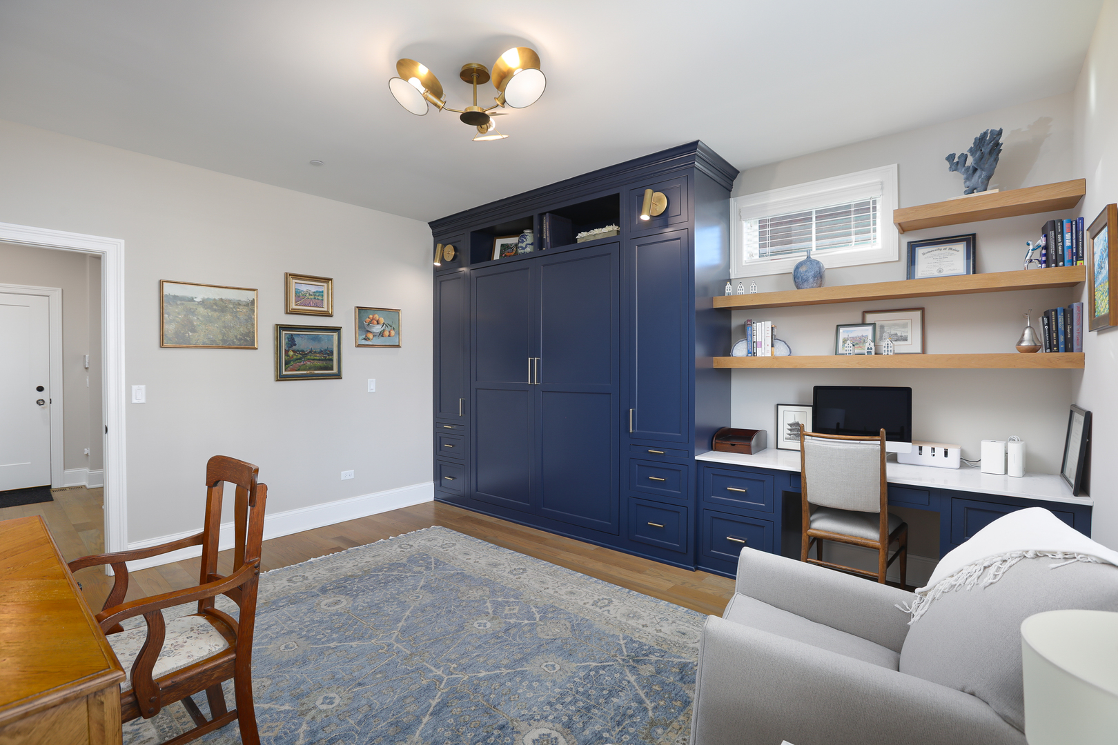 932 E Chicago Avenue, Naperville, IL 60540