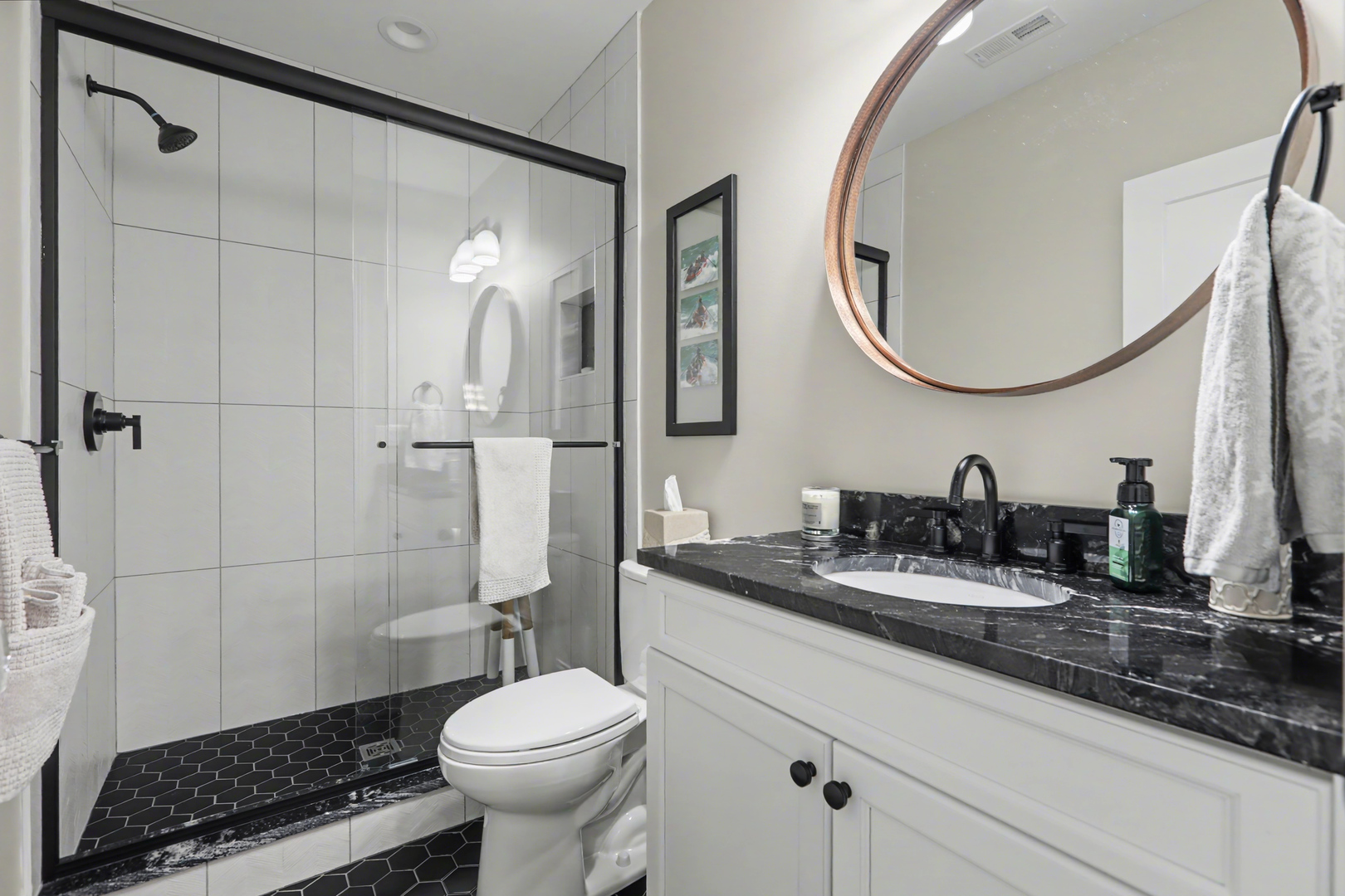 932 E Chicago Avenue, Naperville, IL 60540