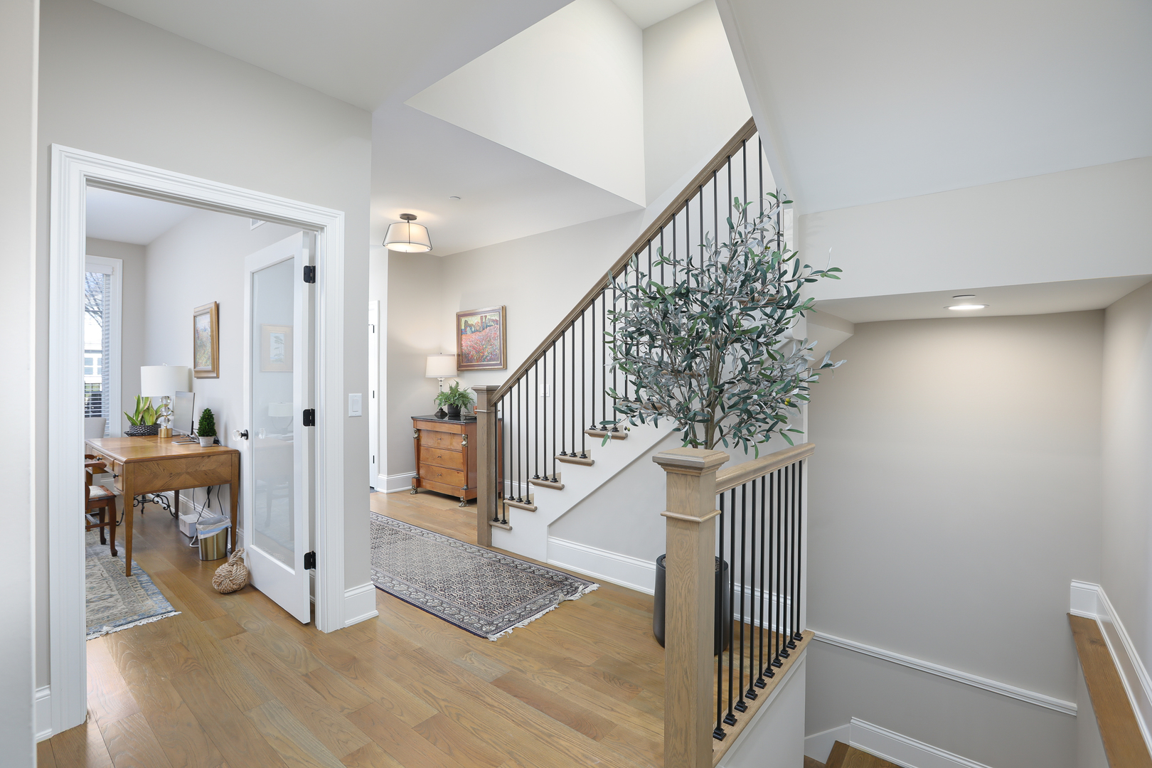 932 E Chicago Avenue, Naperville, IL 60540