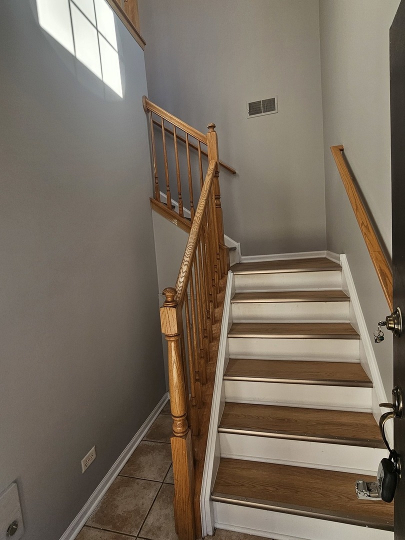 852 Woodewind Drive #-, Naperville, IL 60563