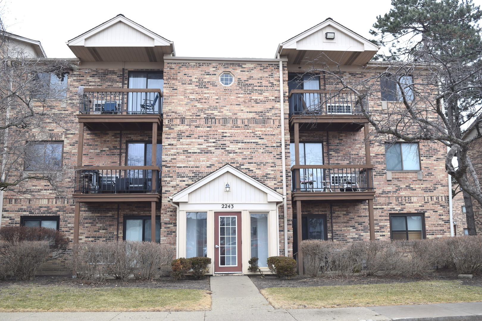 2243 W Nichols Road #31B, Arlington Heights, IL 60004