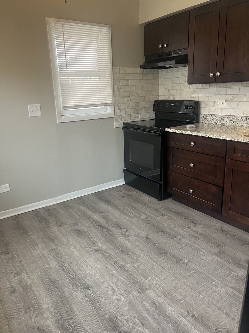 1340 N main Street #C11, Wheaton, IL 60187