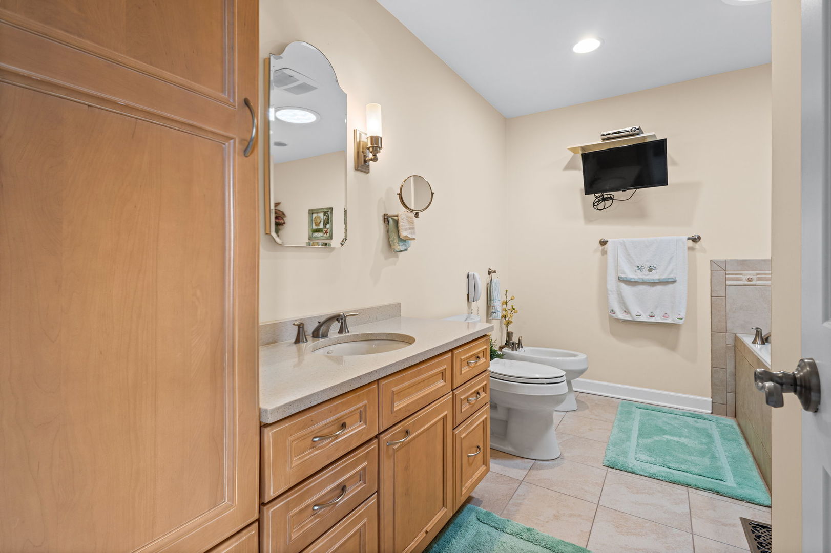 720 Mullady Parkway, Libertyville, IL 60048