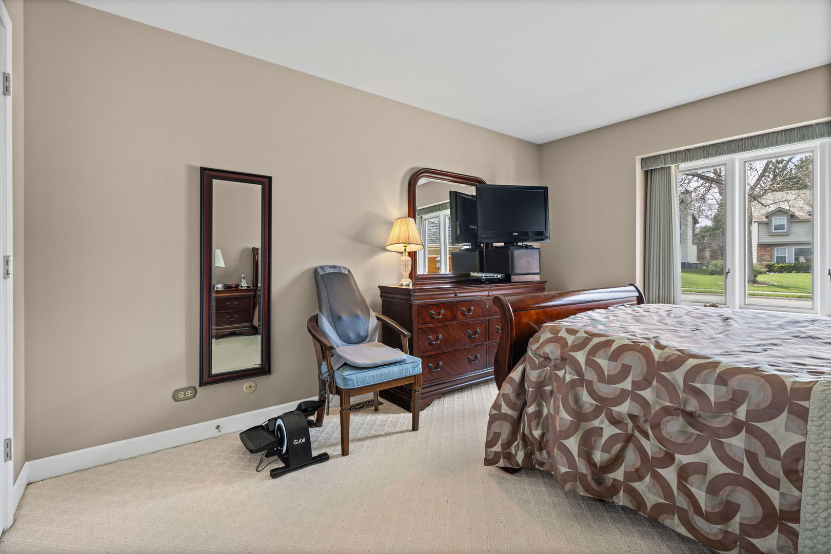 720 Mullady Parkway, Libertyville, IL 60048