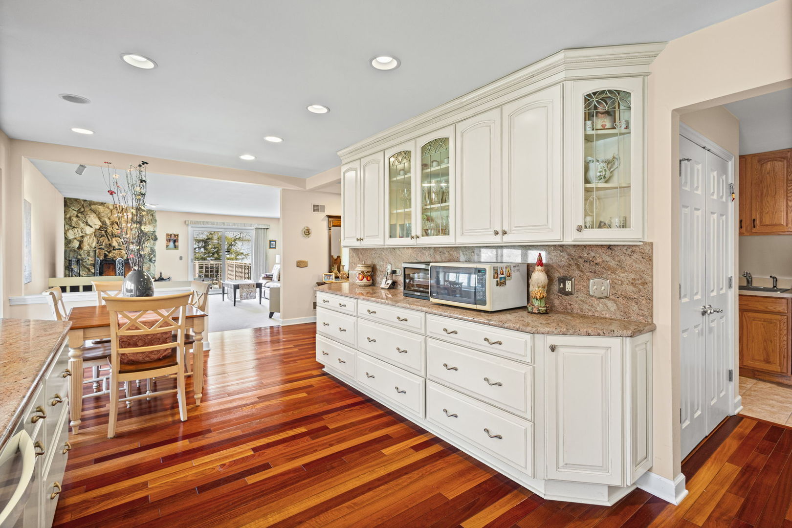 720 Mullady Parkway, Libertyville, IL 60048