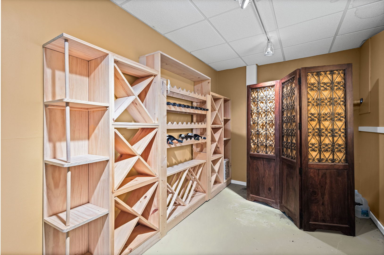 720 Mullady Parkway, Libertyville, IL 60048