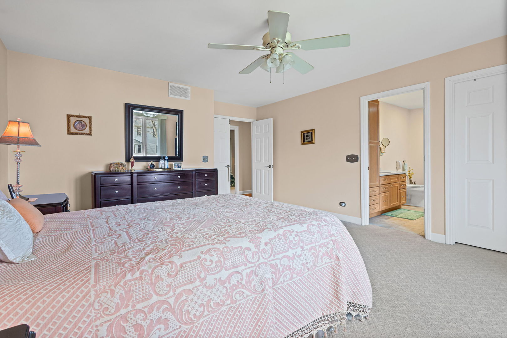 720 Mullady Parkway, Libertyville, IL 60048