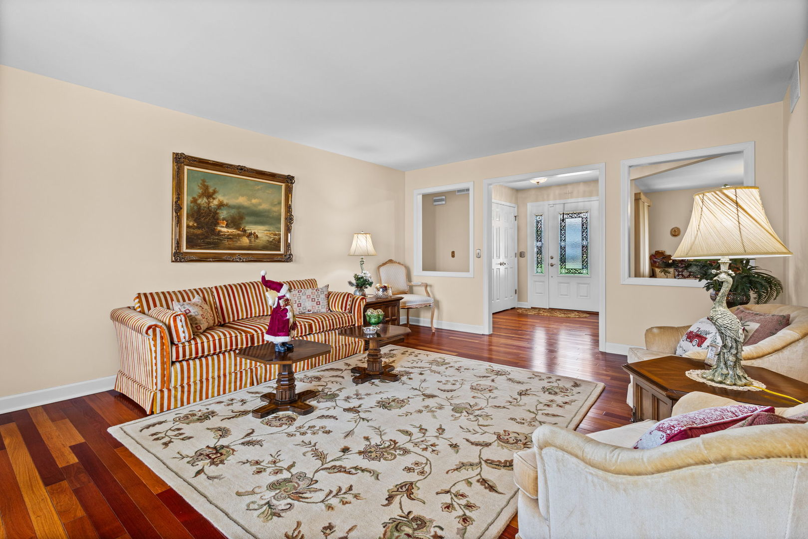 720 Mullady Parkway, Libertyville, IL 60048