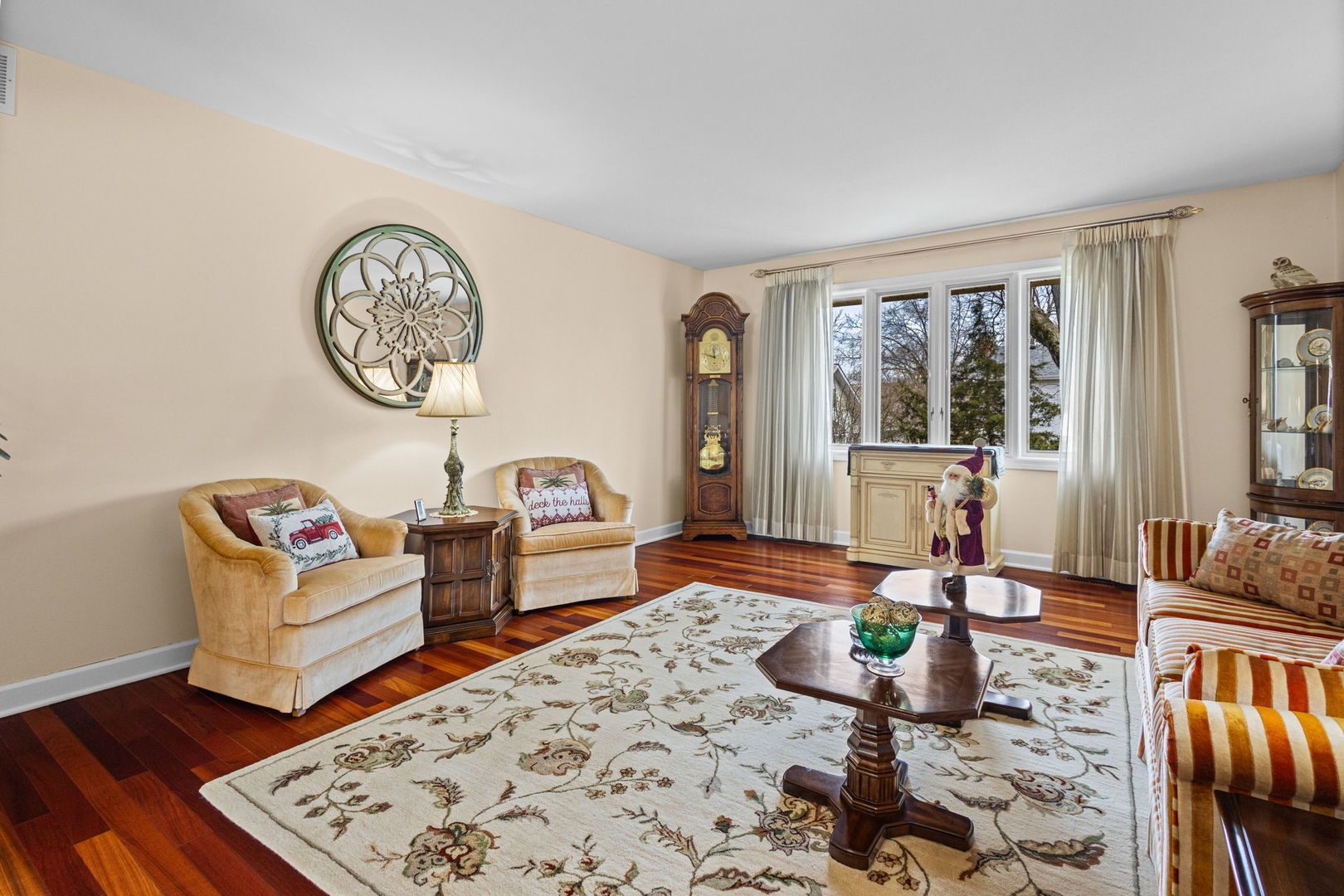 720 Mullady Parkway, Libertyville, IL 60048