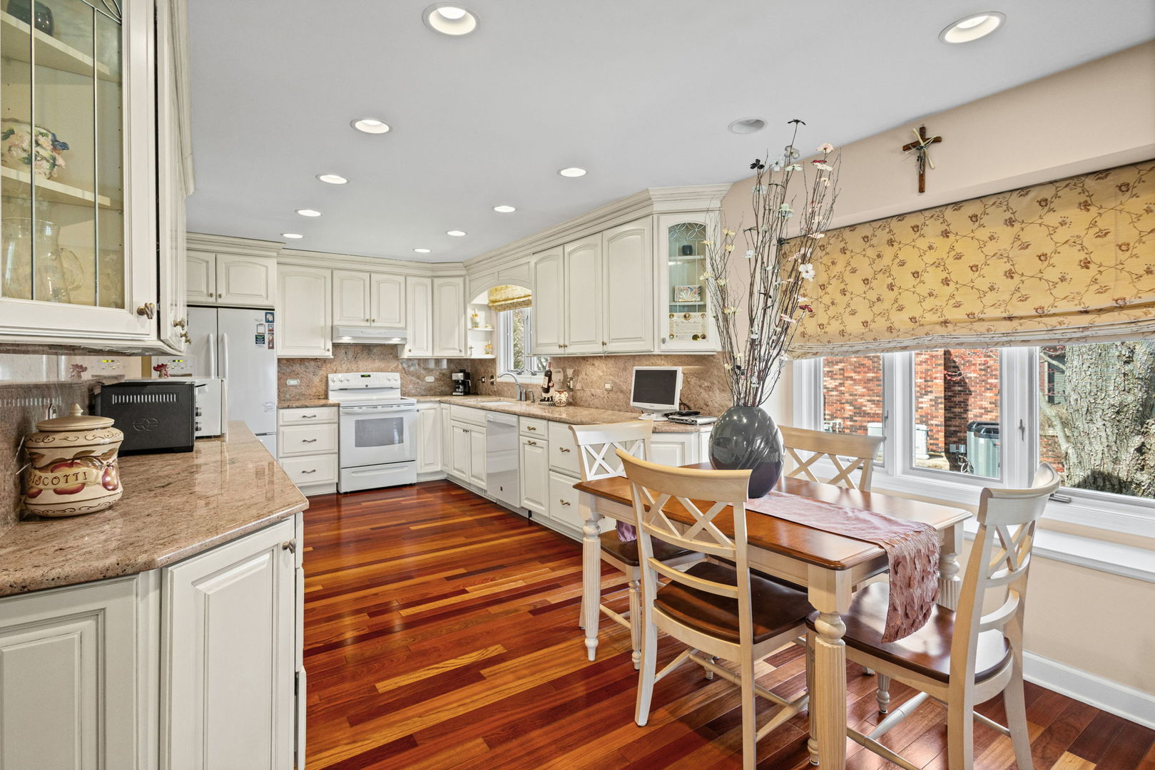 720 Mullady Parkway, Libertyville, IL 60048