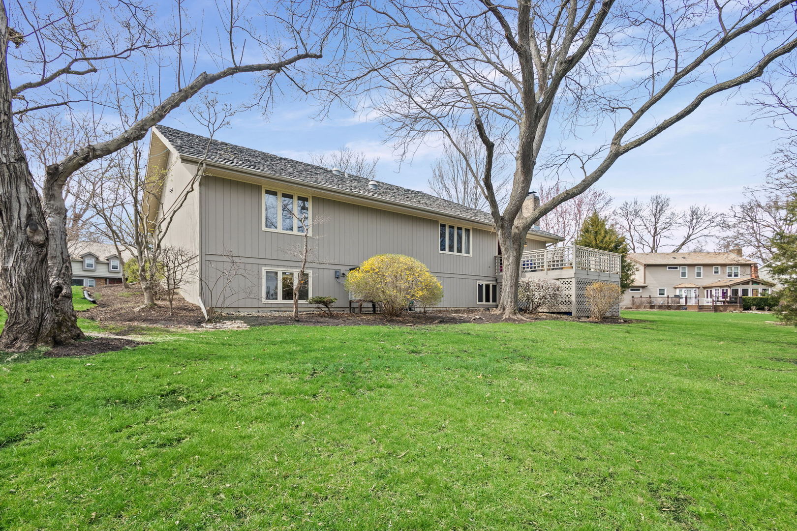 720 Mullady Parkway, Libertyville, IL 60048