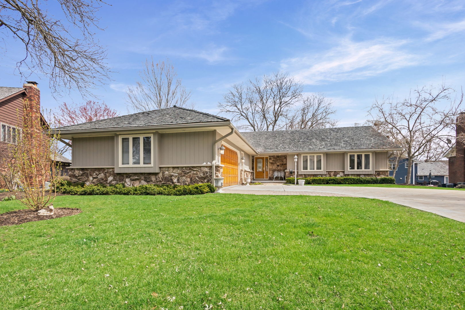 720 Mullady Parkway, Libertyville, IL 60048