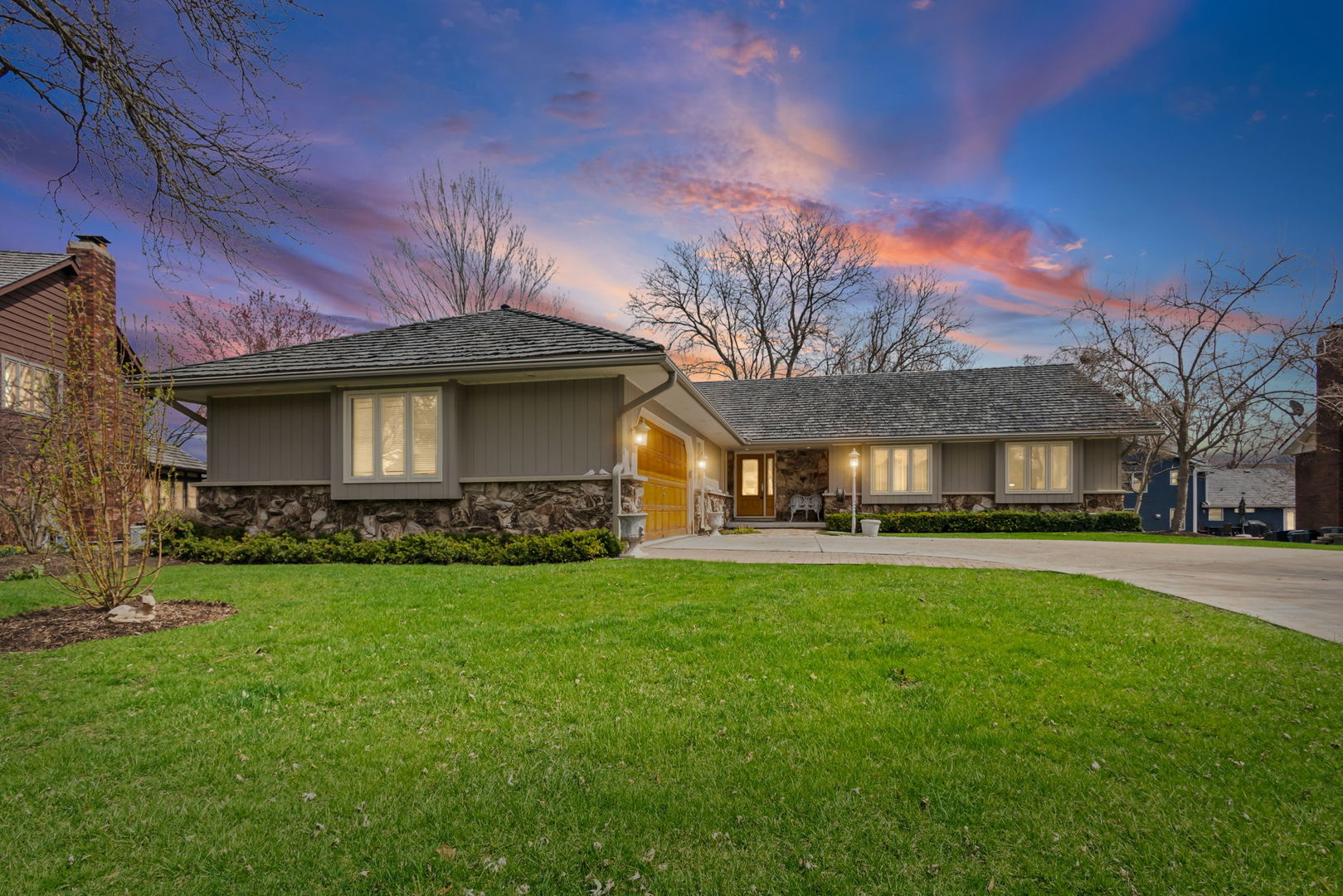 720 Mullady Parkway, Libertyville, IL 60048