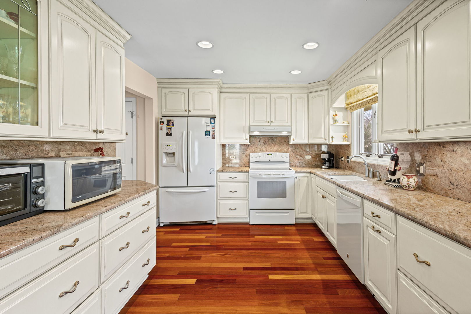 720 Mullady Parkway, Libertyville, IL 60048