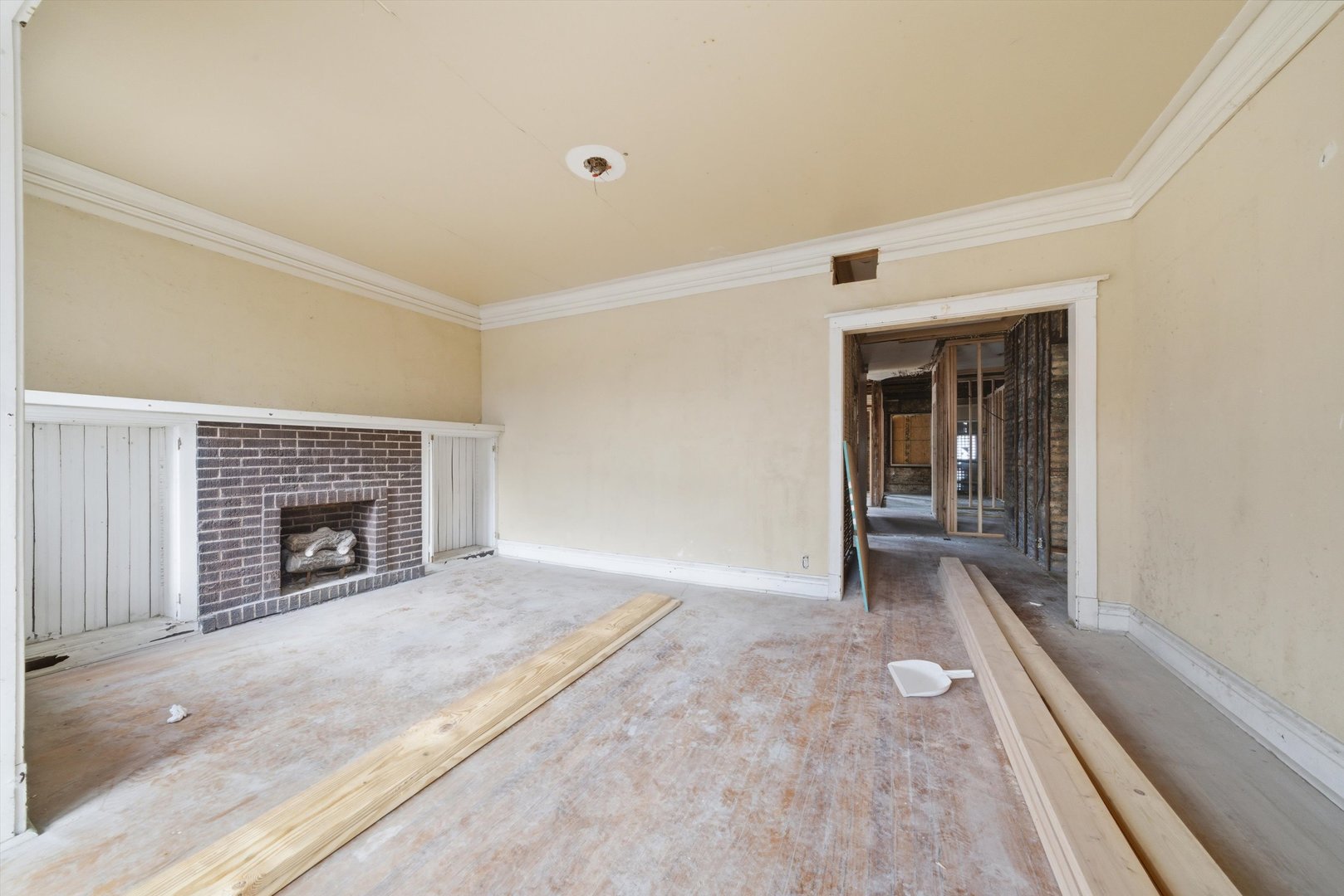 5843 S Peoria Street, Chicago, IL 60621