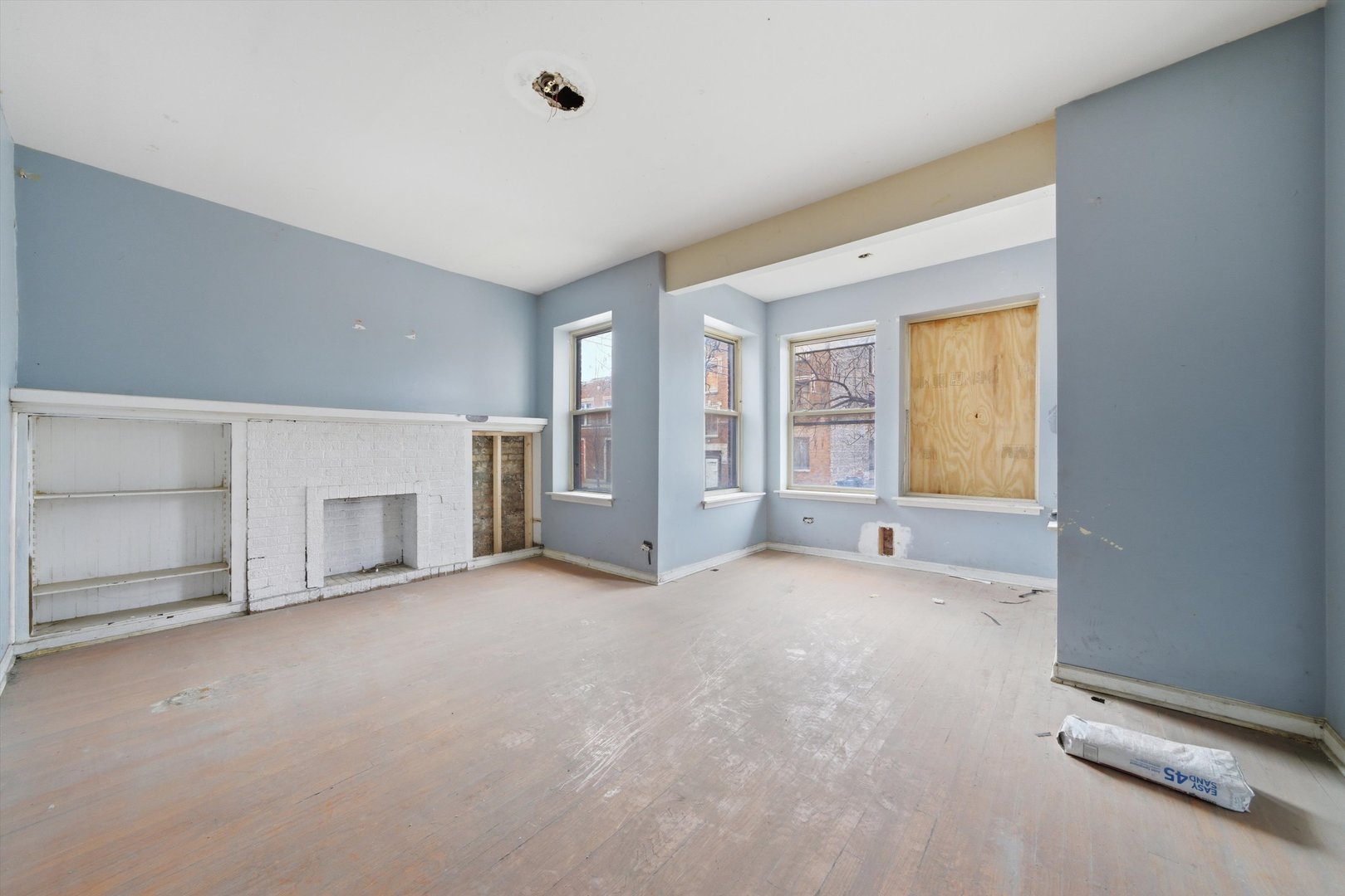 5843 S Peoria Street, Chicago, IL 60621