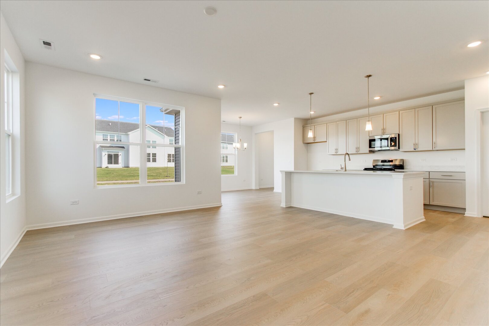 734 Alberta Avenue, Oswego, IL 60543