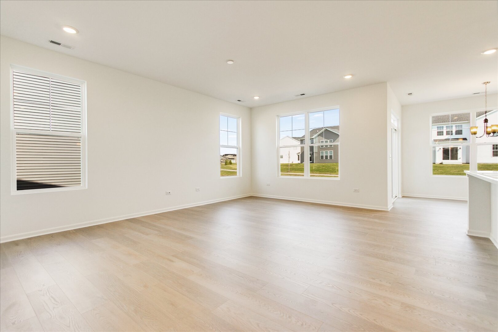 734 Alberta Avenue, Oswego, IL 60543