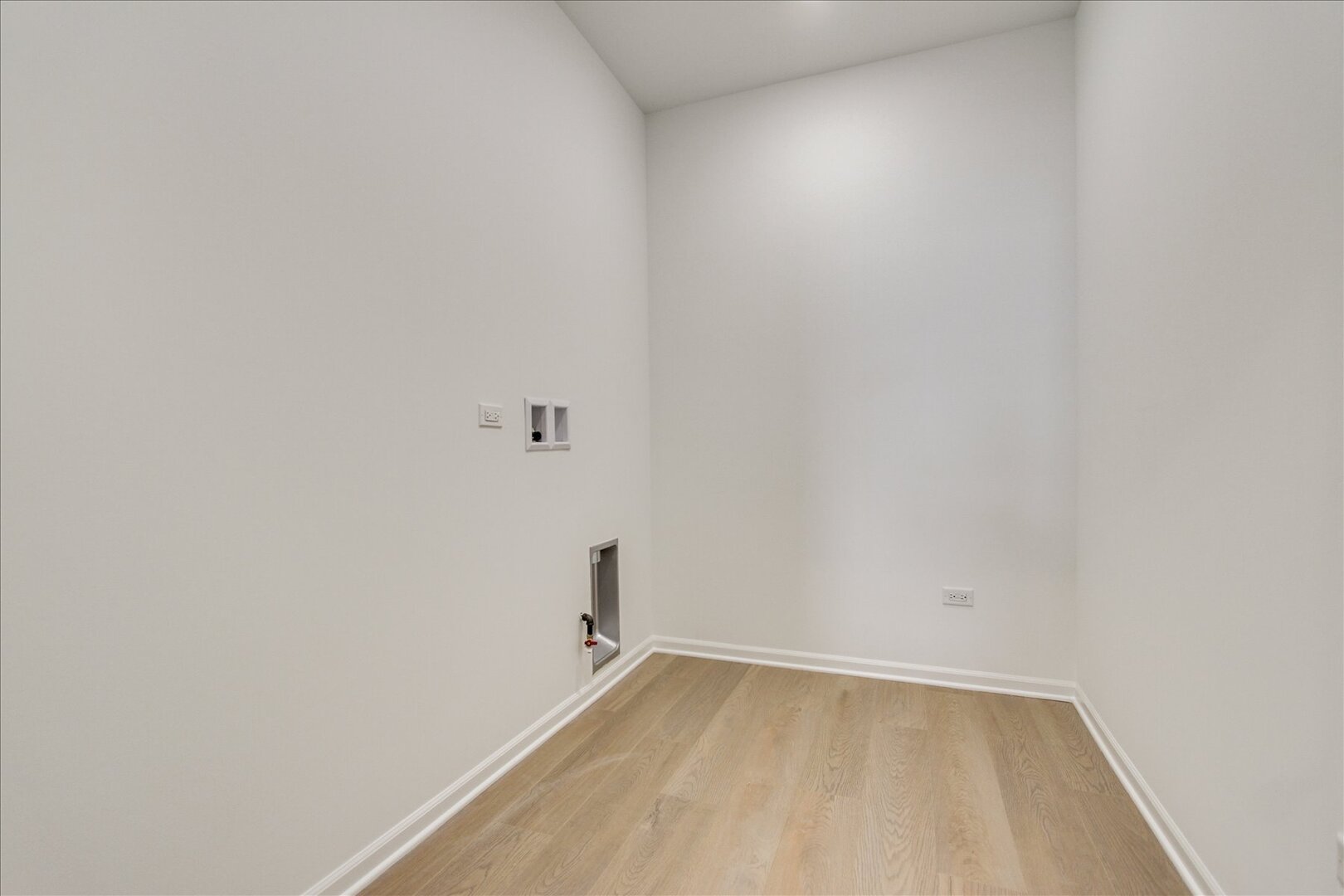 734 Alberta Avenue, Oswego, IL 60543