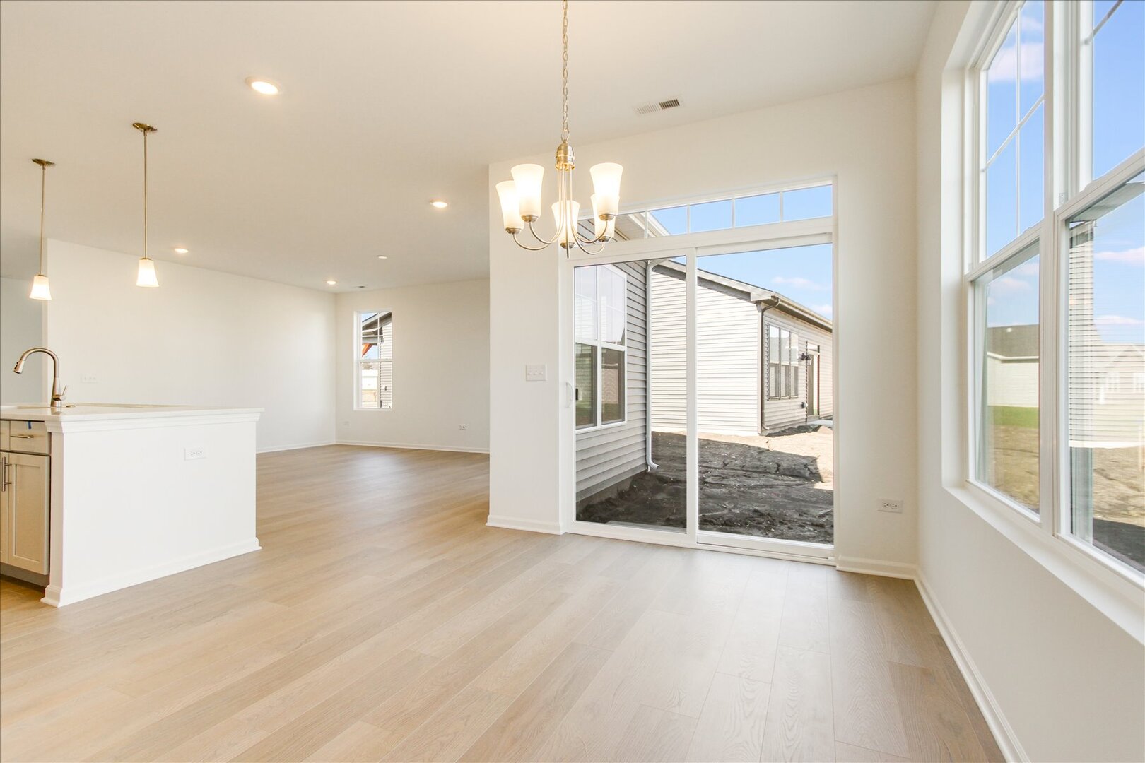 734 Alberta Avenue, Oswego, IL 60543