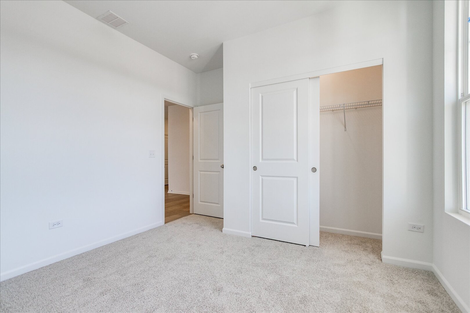 734 Alberta Avenue, Oswego, IL 60543