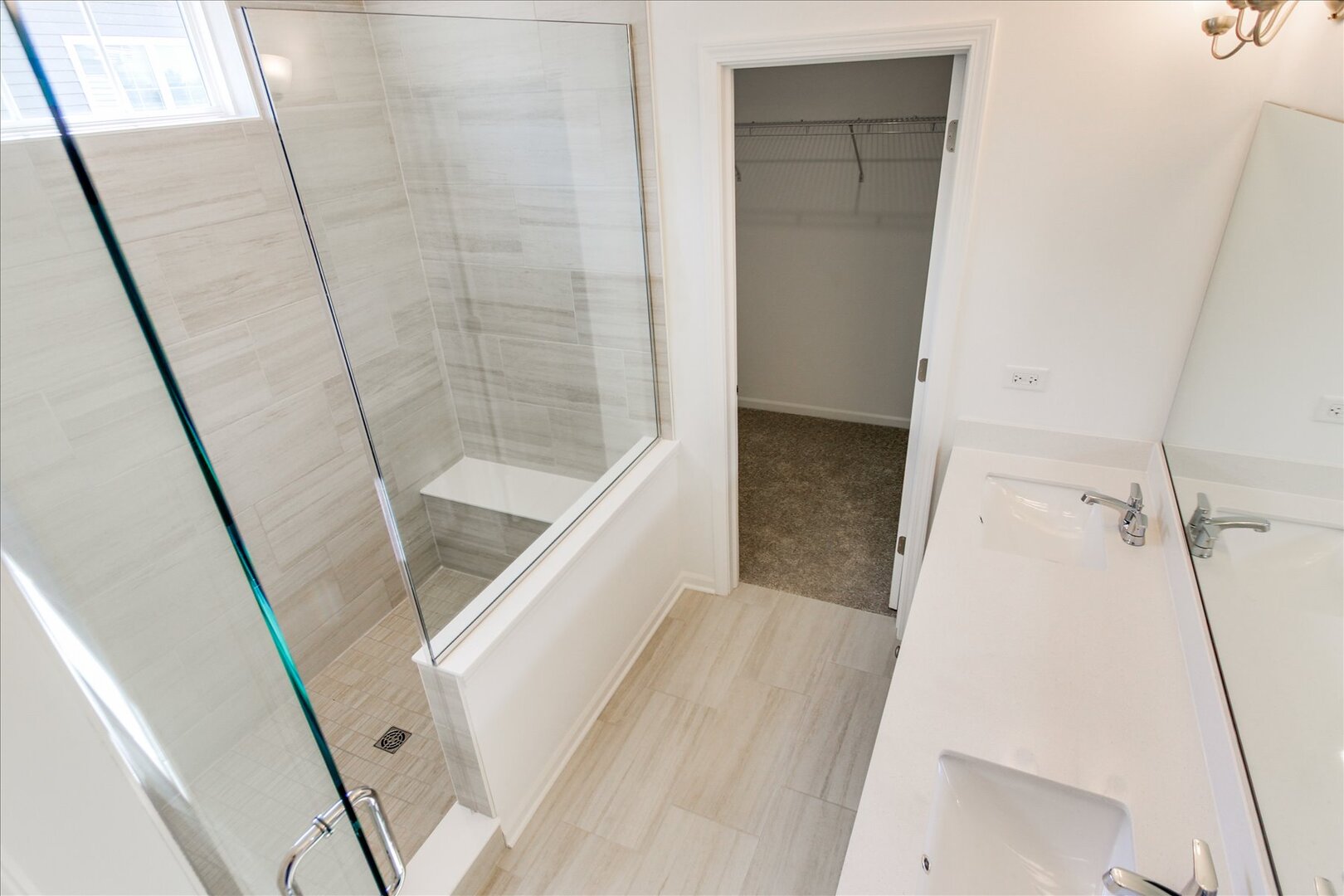 734 Alberta Avenue, Oswego, IL 60543