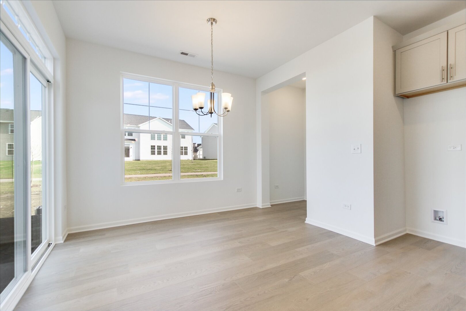 734 Alberta Avenue, Oswego, IL 60543