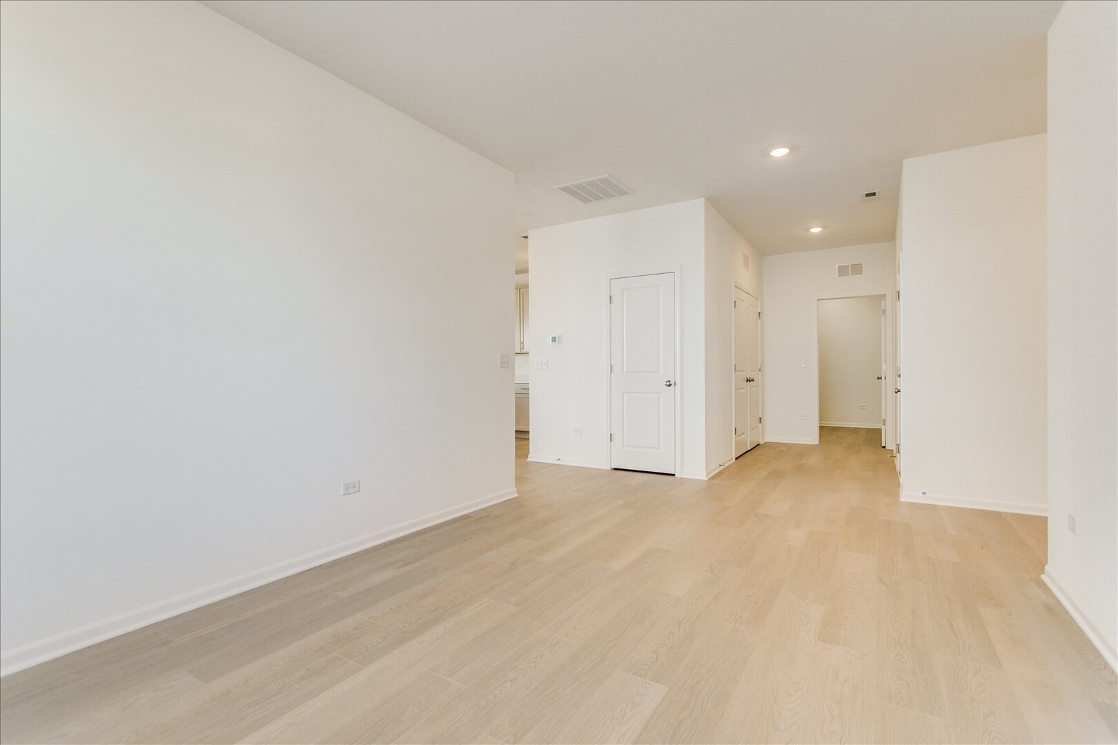 734 Alberta Avenue, Oswego, IL 60543