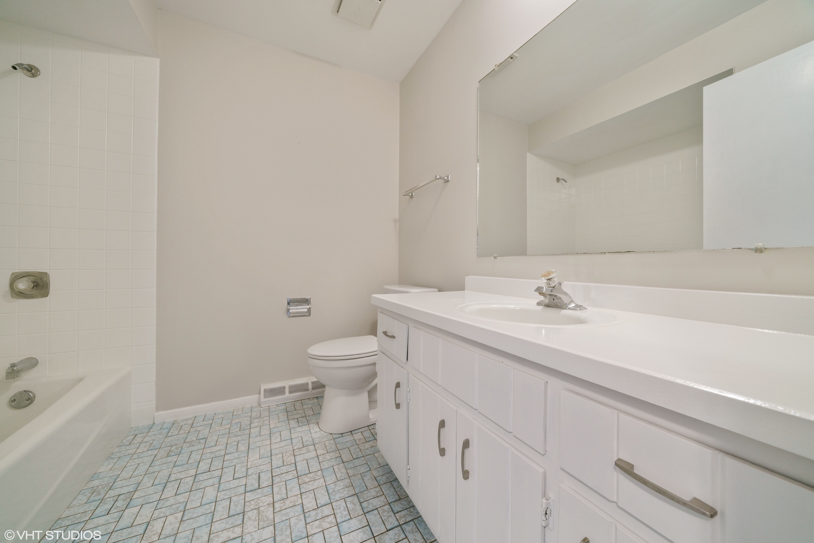 16W700 Fern Street, Willowbrook, IL 60527