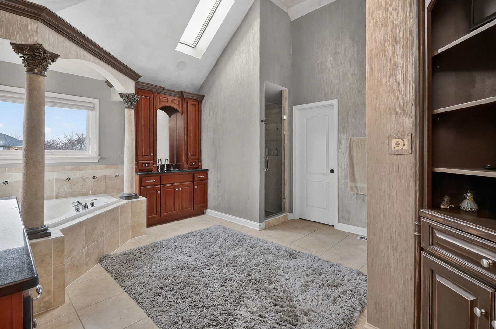 1 Crenshaw Court, Bolingbrook, IL 60490