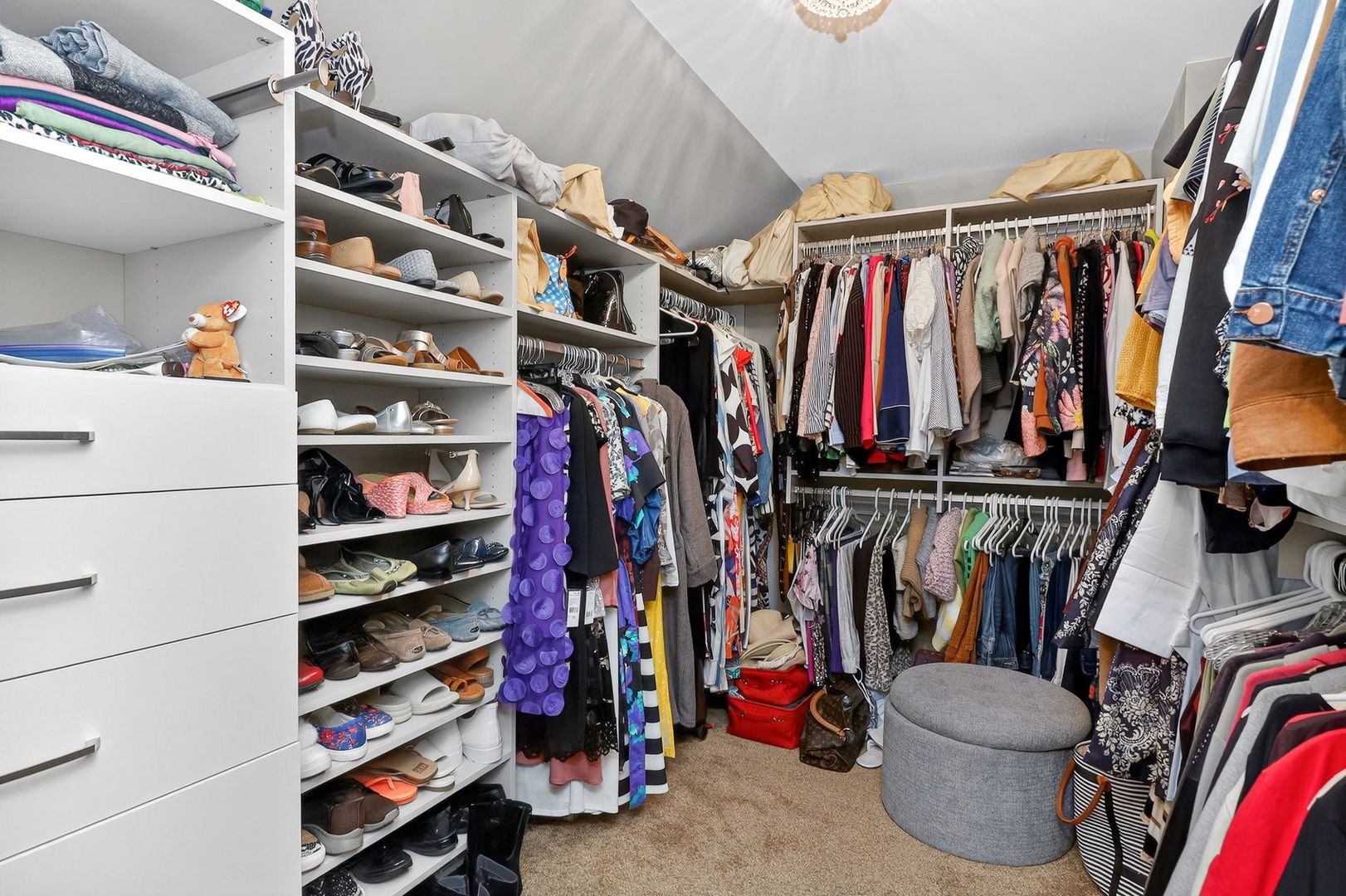 1 Crenshaw Court, Bolingbrook, IL 60490