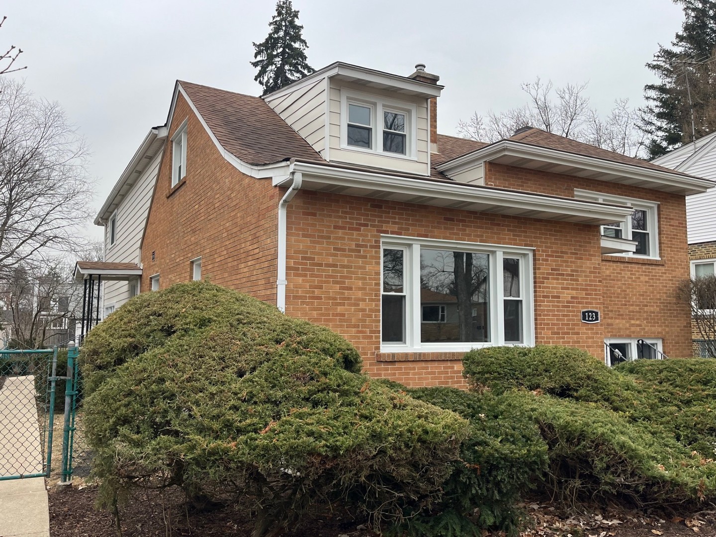 123 W Monroe Street, Villa Park, IL 60181