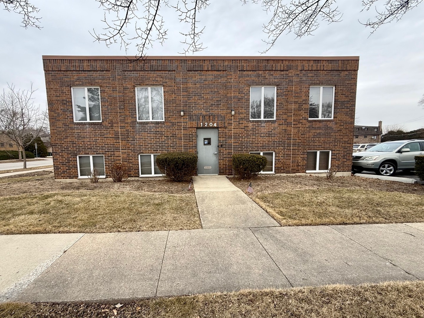 1204 E Central Road, Arlington Heights, IL 60005