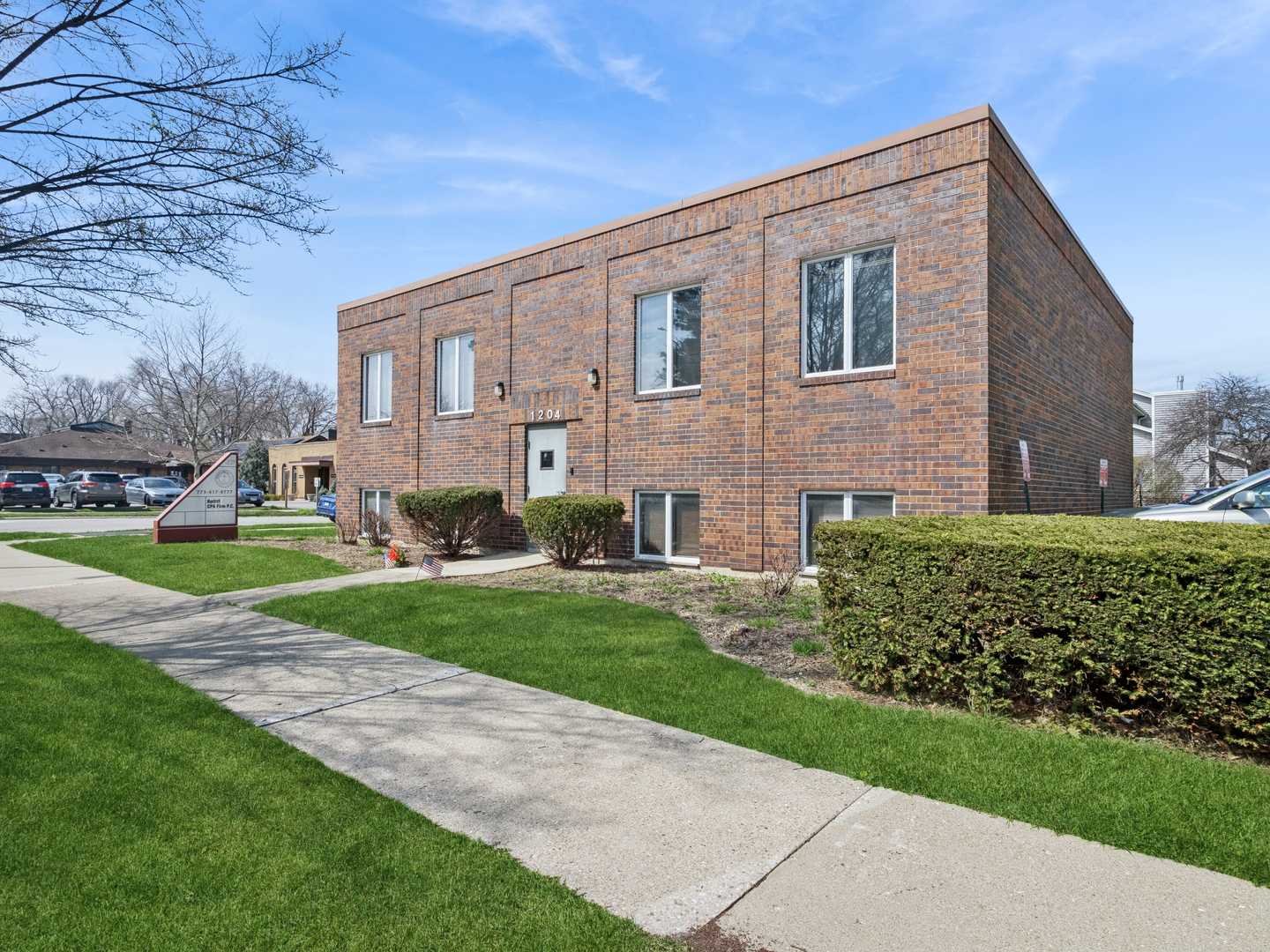1204 E Central Road, Arlington Heights, IL 60005