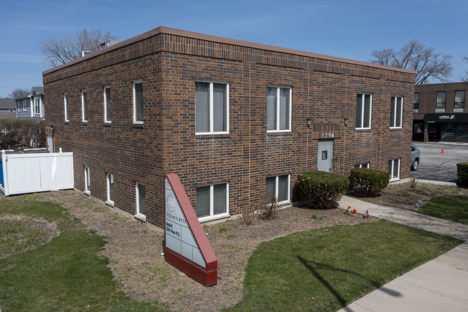 1204 E Central Road, Arlington Heights, IL 60005