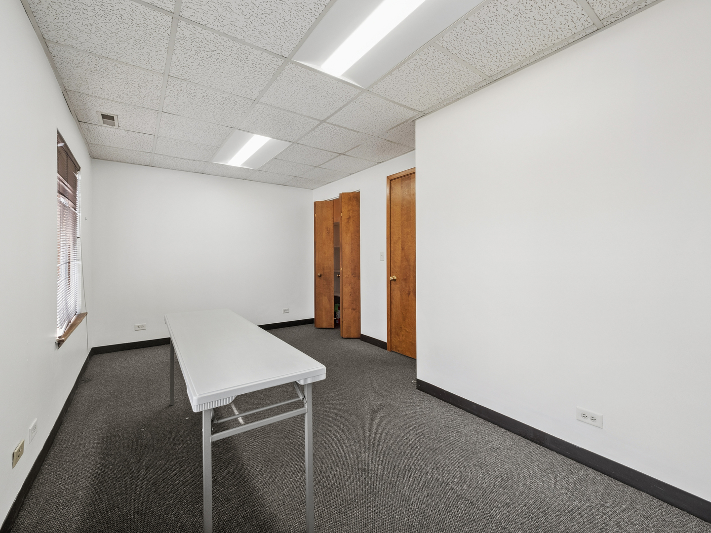 1204 E Central Road, Arlington Heights, IL 60005