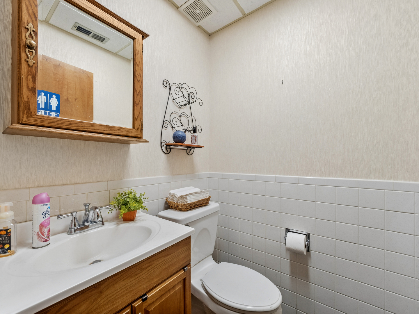 1204 E Central Road, Arlington Heights, IL 60005
