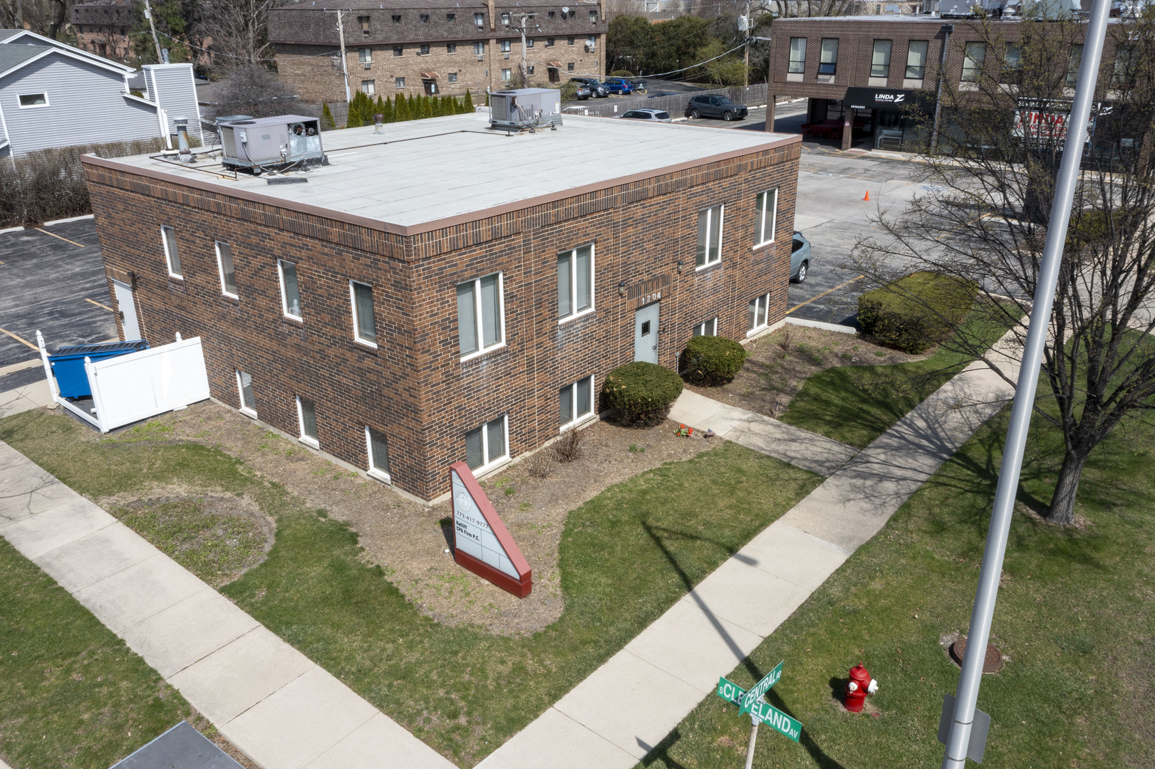 1204 E Central Road, Arlington Heights, IL 60005