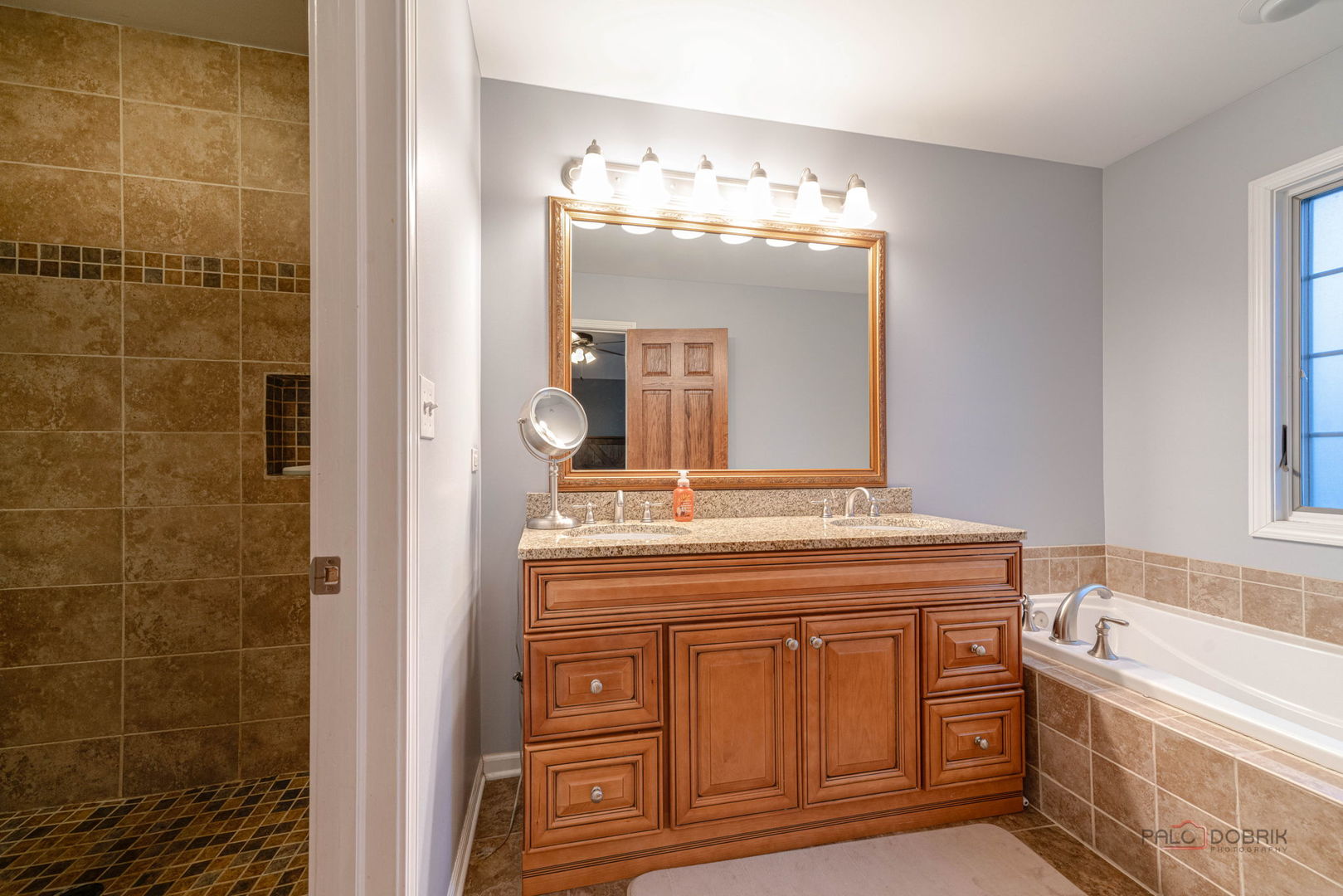 285 Regency Court Unit B Court, Wauconda, IL 60084