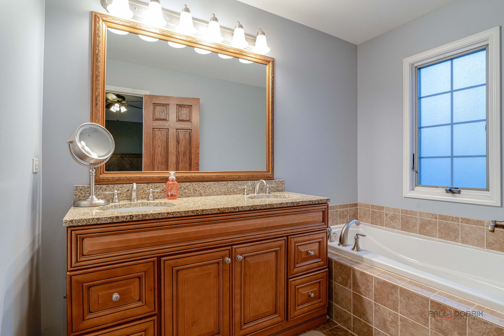 285 Regency Court Unit B Court, Wauconda, IL 60084