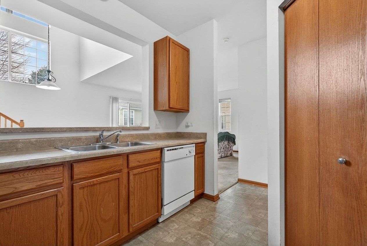 1105 Clover Drive, Minooka, IL 60447