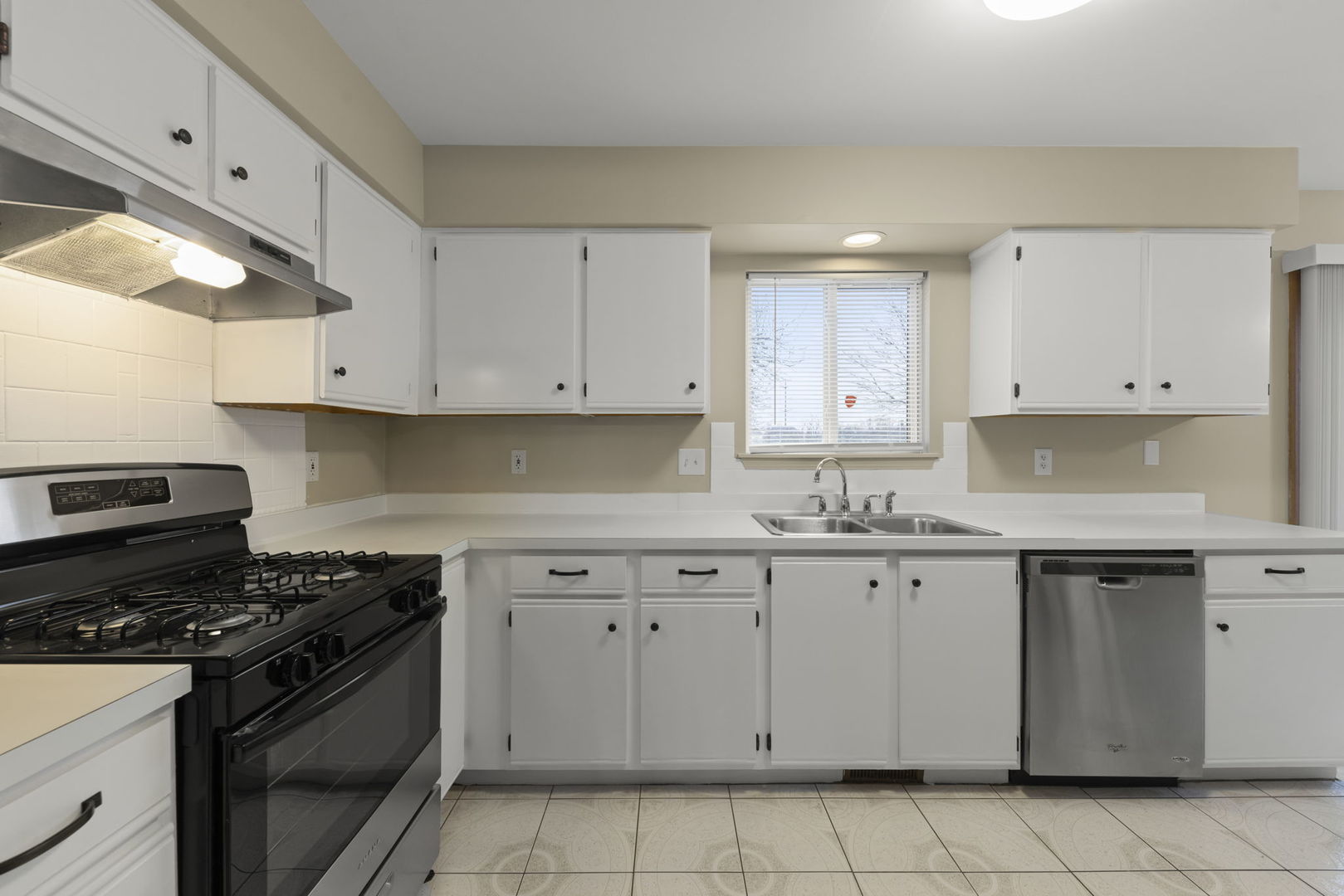 21459 W Georgetown Drive, Plainfield, IL 60544